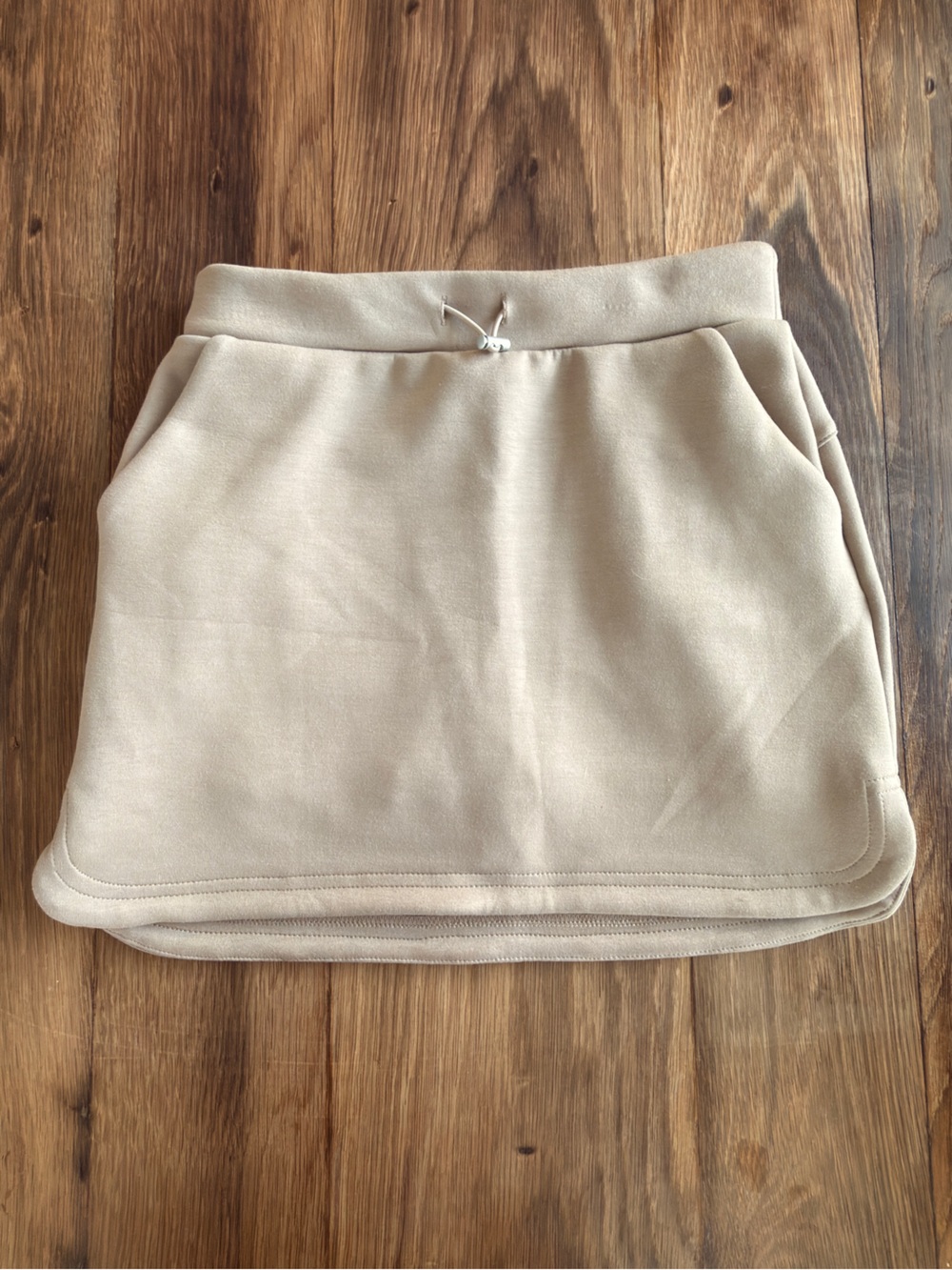 Le Lis Beige Drawstring Mini Golf Skirt